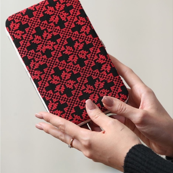 Embroidered Wallet - Picture 7 of 9